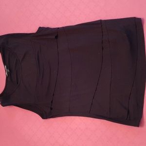 Cable & Gauge tiered top NWOT